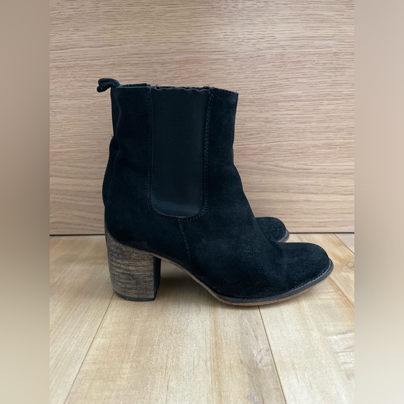 Jeffrey Campbell Suede Chelsea Boot - Picture 4 of 4